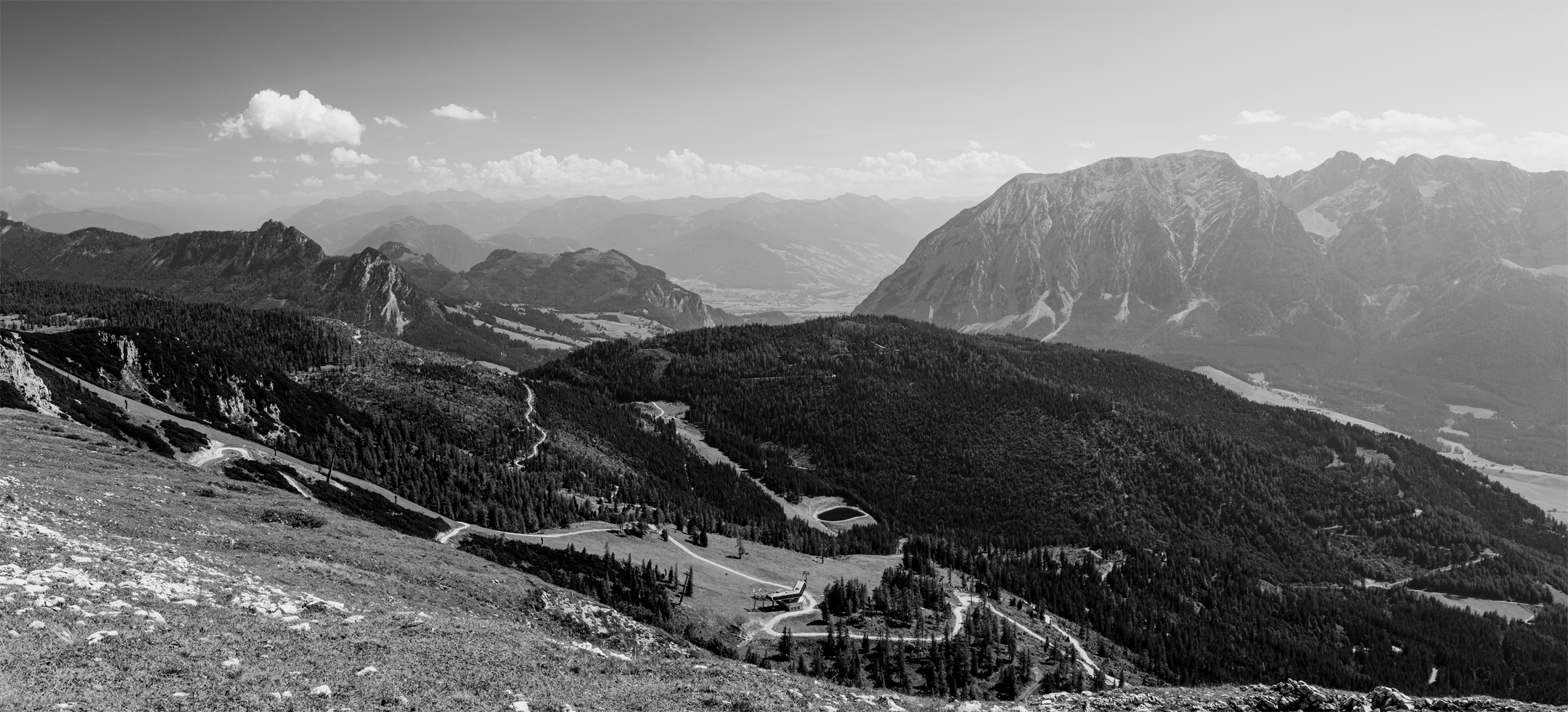 DSC01563 DSC01564 Pano bw